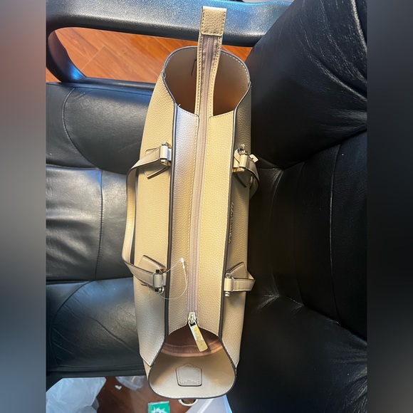 micheal kors tote bag - Picture 3 of 3